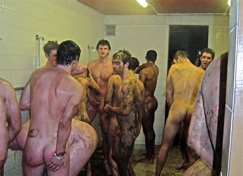 Jungen umkleideraum nackt Schöne erotische und Porno Fotos