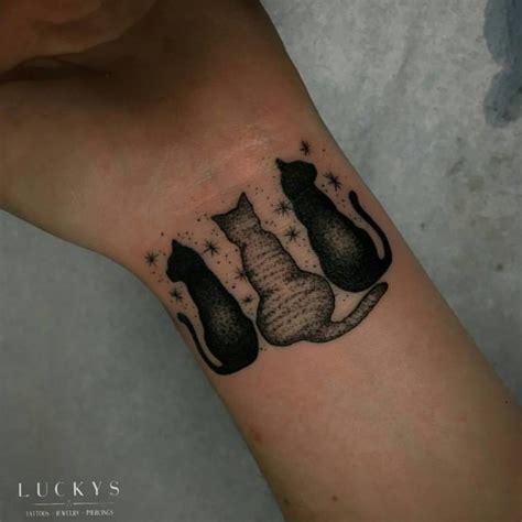 50 Exceptional Cat Tattoo Ideas For The Lovers Of The Furry Group