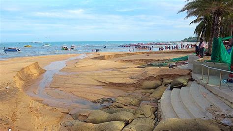 Storms Smash Pattaya Beach Hello From The Five Star Vagabond