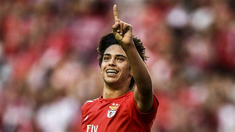 Atletico madrid have signed portugal forward joao felix for 126m euros (£113m) from benfica in the fifth most expensive transfer in history. João Félix o 4º melhor jogador de sub-20.