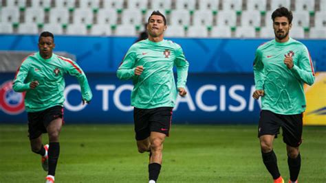 This group needs little introduction. POR 1-1 ICE, FT | Live football score, Portugal vs Iceland ...