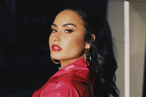 Demi Lovato Aparece Loira Em Novo Filme Da Netflix Capricho