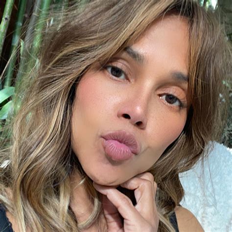 halle berry s abs and legs couldn t look more toned in a sporty monokini on instagram—omg