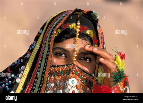 Bedouin Women Make Up Hi Res Stock Photography And Images Alamy