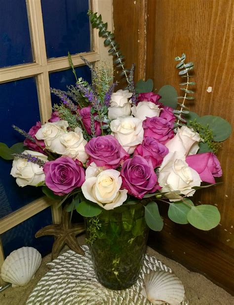 Two Dozen Lavender And Cream Roses In Ipswich Ma Ipswich Hearts N