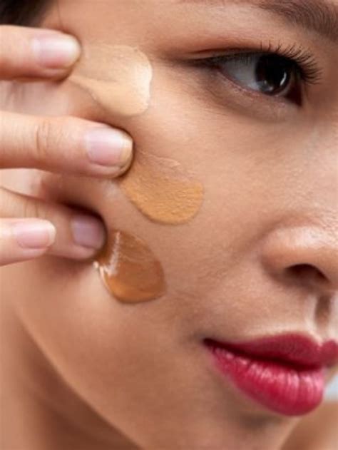 How To Pick And Apply The Right Foundation For Your Skin Womenio