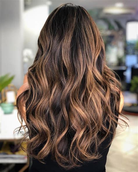 Stunning Examples Of Caramel Balayage Highlights For Brown