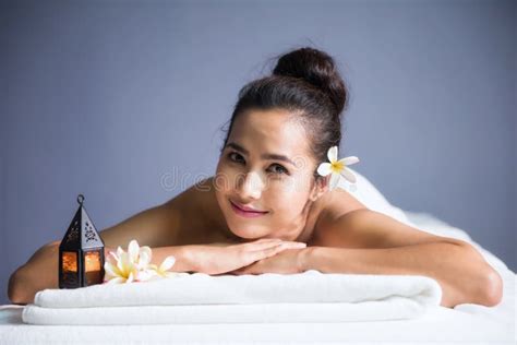 Beautiful Woman Having Oil Massage Stock Image Image Of Massage Flower
