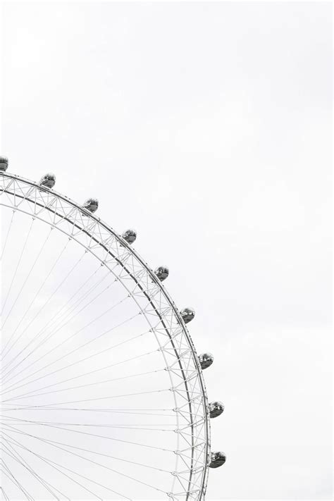 Download Minimalist Aesthetic Ferris Wheel Wallpaper