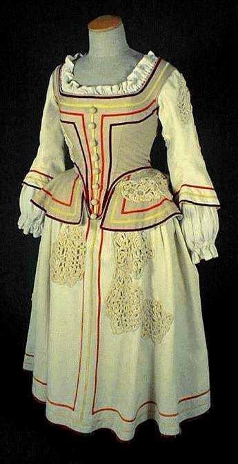 Beige Dress Front Under Louis Xiii Era 1610 1660 Historical