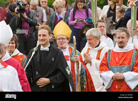 Reverend Christopher Hi Res Stock Photography And Images Alamy