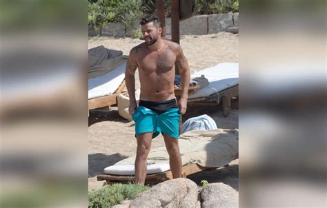 Pics Ricky Martin Relaxes On The Beach With Husband Jwan Yosef