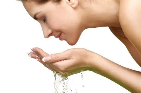 What Are The Best Ways To Cleanse Your Face Modern Woman All Over