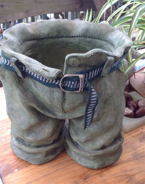 Pin by Brenda Laclair on Gardening | Cement crafts, Concrete crafts