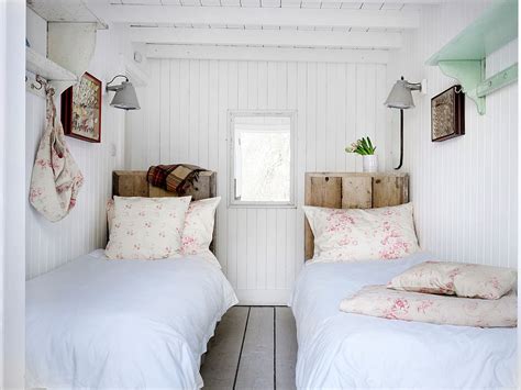 We did not find results for: 15 Small Guest Room Ideas with Space-Savvy Goodness