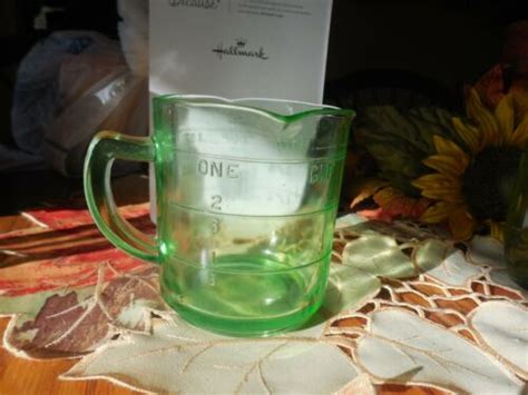 Vintage Kellogg S Depression Uranium Vaseline Glass Green Measuring