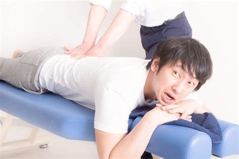 筋トレで腰痛を改善！？腰痛予防の筋トレとストレッチを紹介します！│筋トレイズム