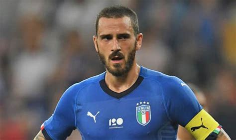 Leonardo bonucci of italy poses during the best fifa football awards at the may fair hotel on leonardo bonucci of italy looks on during the 2020 uefa european championships group j. ليوناردو بونوتشي - tacteec