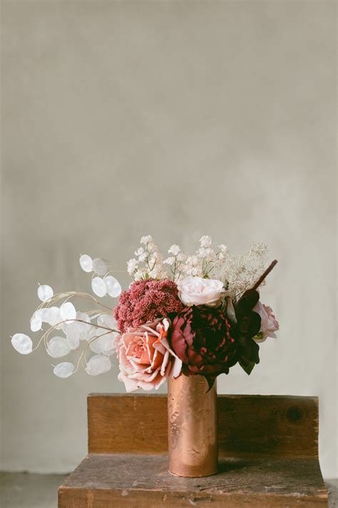 With simple and sensible tricks recommended by a professional florist, you can make your flowers last. DIY Copper Wrap Vases | Diy flowers, Flower arrangements ...