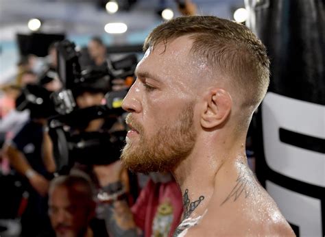 conor mcgregor responds to floyd mayweather calling him racist