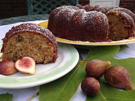 With what and how to eat figs? Figging out: Fresh fig cake - Hungry for Louisiana