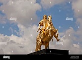 Una estatua ecuestre dorada de augusto el fuerte fotografías e imágenes ...