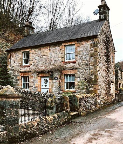 The Perfect British Cottage In 2020 Stone Cottages Cottage