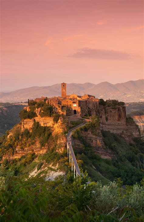 Explore Rick Steves Favorite Italian Hill Town Civita Di Bagnoregio