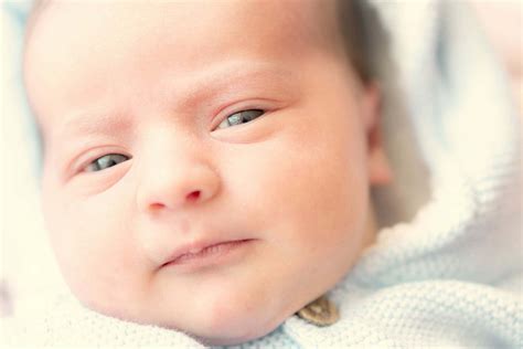 El Cuidado De Los Ojos Del Recién Nacido Criar Con Sentido Común