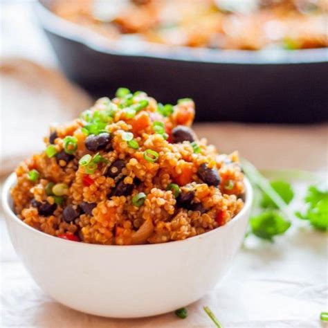 This Southwestern Sweet Potato And Black Bean Skillet Is An Easy Tasty