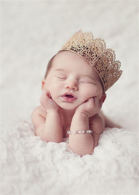 Toddler costumes can be expensive, so why not make them yourself? 40 Cute Newborn Baby Photography Poses Ideas (11) - RONTSEN