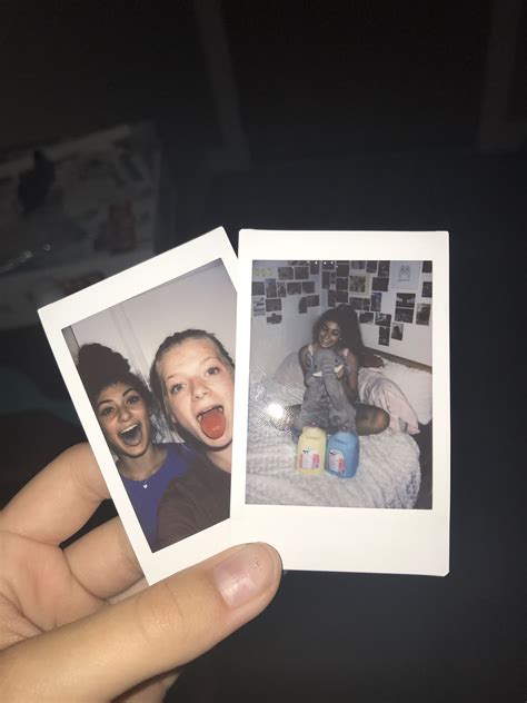 Pin By C O R A On Friends Poloroid Pictures Cute Friend Pictures