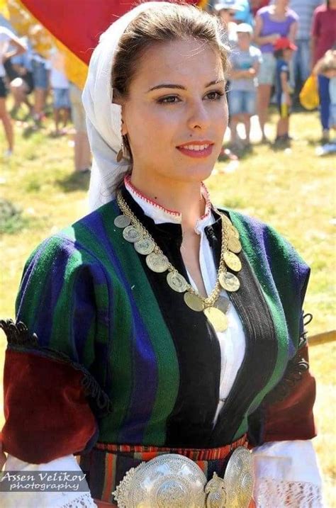 Pin By Heliq Aleksieva On Folk Dresses Bulgarian Women Costumes Around The World Folk Dresses