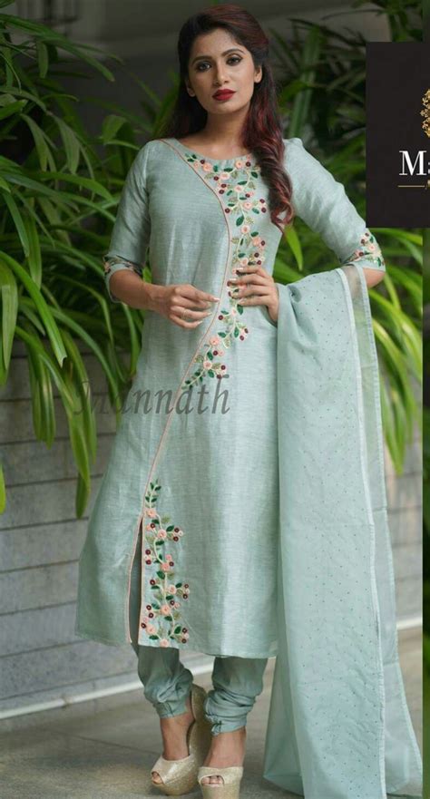 Embroidery Kurta In 2019 Embroidery Suits Design Kurti Embroidery