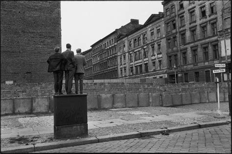 Berlin La Nuit O Les Sovi Tiques Ont Fait Le Mur Lib Ration