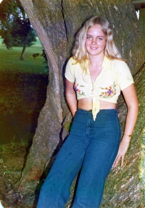 30 Found Photos Show Fashion Styles Of Teenage Girls In The 1970s