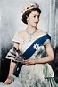 Reina Isabel II: Un recorrido por su extraordinaria vida y legado | Vogue