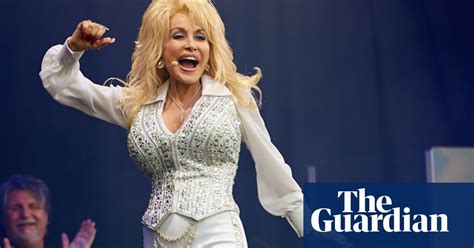 Dressing Like Dolly Partons Most Shoppable Looks Dolly Parton The