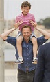Mannnnnnn, i would be the little boy ☹️ ️ | Tom hiddleston loki, Tom ...