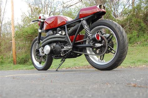 A café racer is a genre of sport motorcycles that originated among british motorcycle enthusiasts of the early 1960s in london. CAFÉ RACER 76: 750 Honda Scrambler