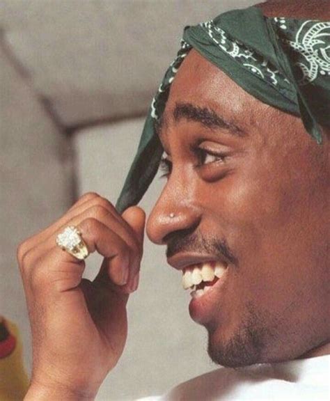 Pin By Ahmed On Tupac Shakur Tupac Pictures Tupac Tupac Photos