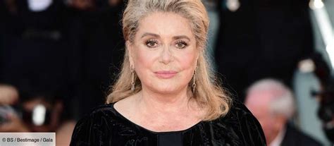 Catherine deneuve explique ensuite qu'elle s'est inspirée de sa propre mère, renée simonot, pour construire son personnage dans fête de famille. Catherine Deneuve : qui est sa mère Renée Simonot ? - Gala