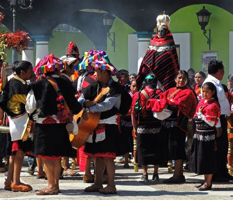 Power Symbols And Brocade Woven Dreams In Tenejapa Chiapas Clothroads