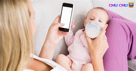 Is Using Phone While Breastfeeding Dangerous For The Baby Chuchutv