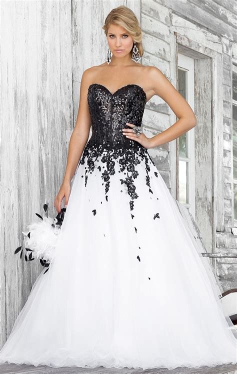 Black And White Wedding Gown With Sweetheart Neckline Free Shipping