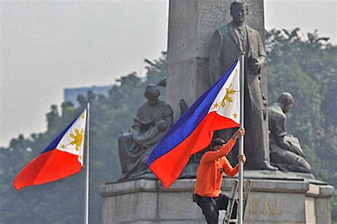 Mayor isko moreno turned the light on at the plaza salamanca in manila at the corner of kalaw st near rizal park. On Rizal Day, Duterte urges Pinoys to foster solidarity ...