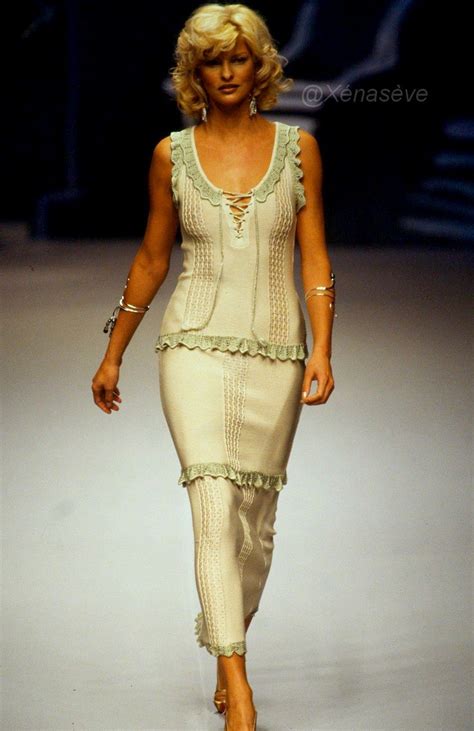 Linda Evangelista walked for Chloé by Lagerfeld Spring Summer 1995 90s