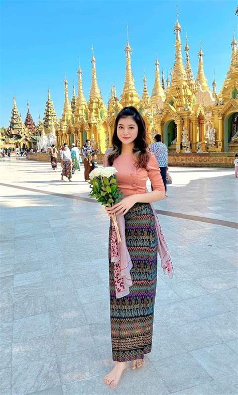 Pin By Urai Anantaklin On สาวพม่า Myanmar Dress Design Traditional