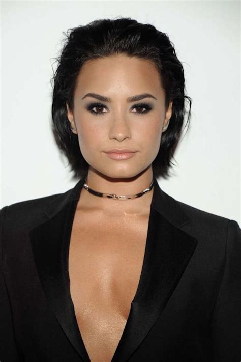 The lead single from demi lovato's fourth studio album demi, heart attack is a song about being afraid to fall in love. demi-lovato-black-blazer-black-hair-short-haircuts-for ...