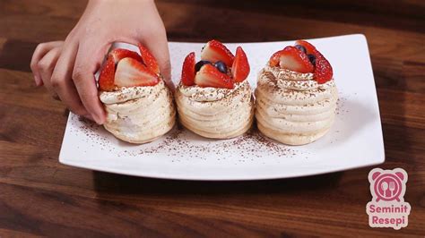 10 best mini pavlova and meringues recipes. Resepi Mini Pavlova - YouTube